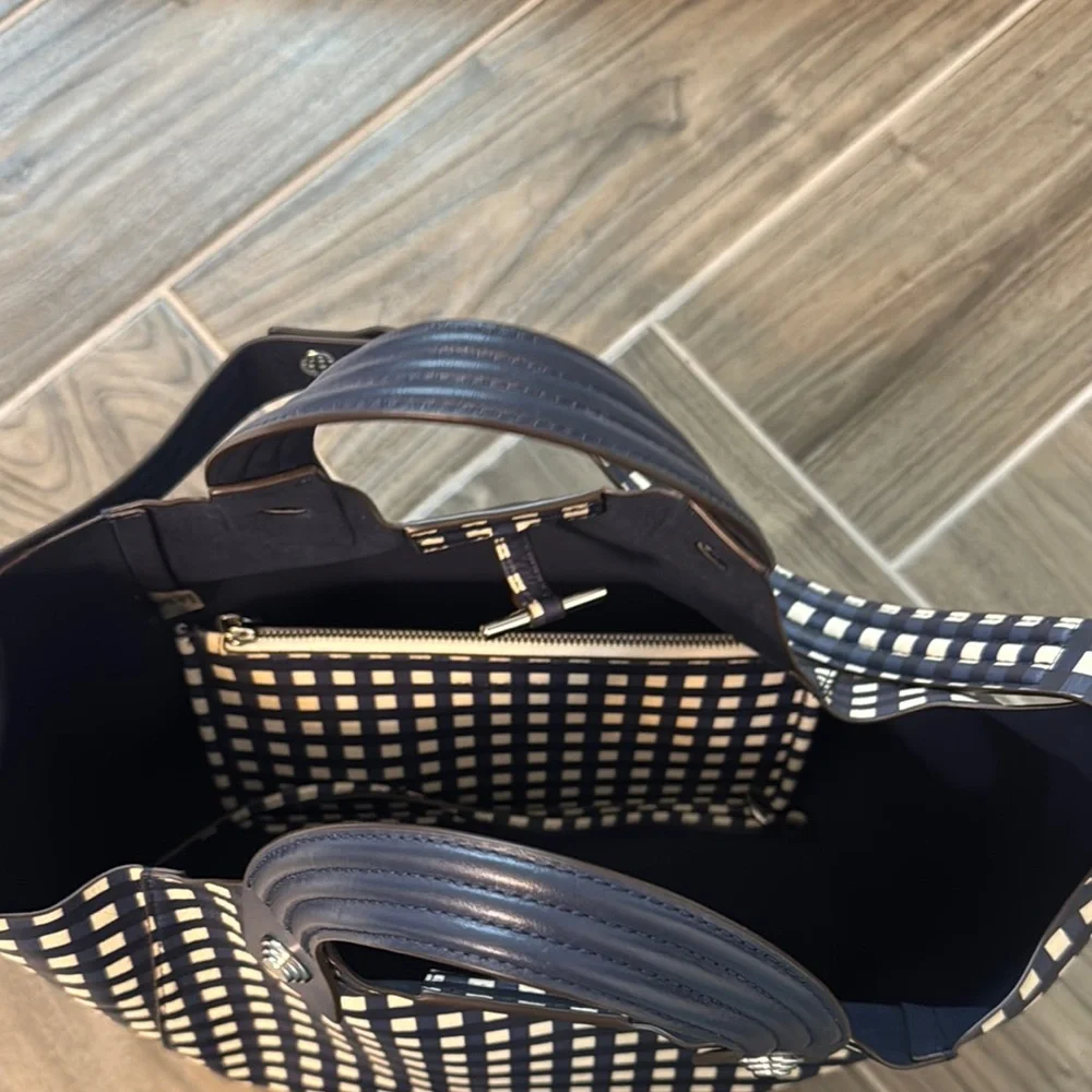Tory Burch Blue and White Tote with Woven Pattern and Structured Shape - Picture 2 of 4